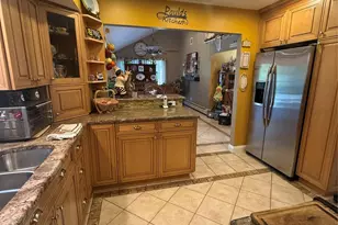 6 Lee Pl, Old Bethpage, NY 11804 - Photo 8