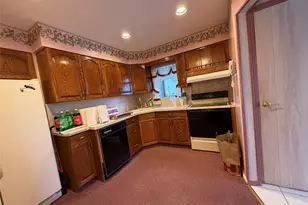 32 Liszt St, Hicksville, NY 11801 - Photo 4