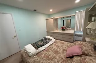 32 Liszt St, Hicksville, NY 11801 - Photo 10