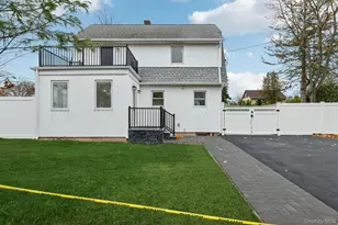 41 Leyden St, Huntington Station, NY 11746 - Photo 2