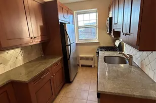 220 Pelham Rd, New Rochelle, NY 10805 - Photo 4