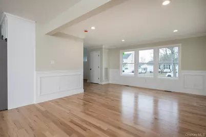 15 Dubois Avenue, Amityville, NY 11701 - Photo 6