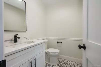 15 Dubois Avenue, Amityville, NY 11701 - Photo 8