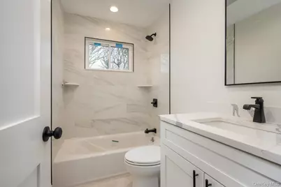 15 Dubois Avenue, Amityville, NY 11701 - Photo 18