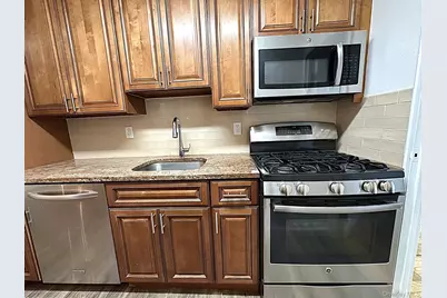 1085 Warburton Avenue #121, Yonkers, NY 10701 - Photo 4