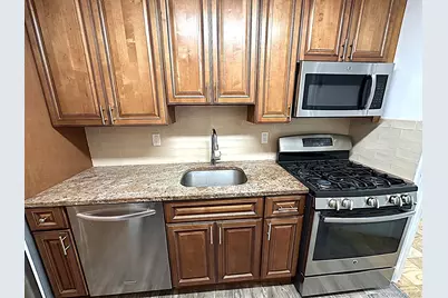 1085 Warburton Avenue #121, Yonkers, NY 10701 - Photo 8