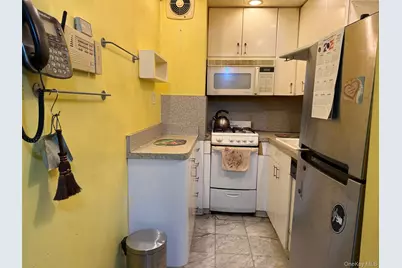 83-25 98 Street #3B, Woodhaven, NY 11421 - Photo 4