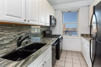 2400 Johnson Avenue #11K, Bronx, NY 10463 - Photo 12