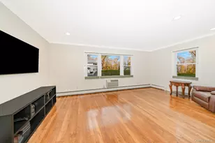 20 Toehee Pl, Islip, NY 11751 - Photo 18