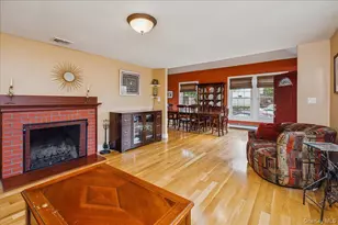 25 Foxwood Rd, West Nyack, NY 10994 - Photo 8