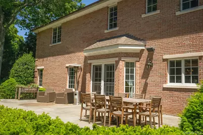 10 Emerson Court, Hampton Bays, NY 11946 - Photo 18