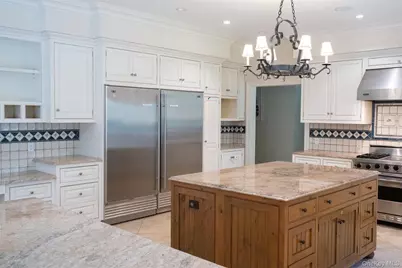 10 Emerson Court, Hampton Bays, NY 11946 - Photo 8