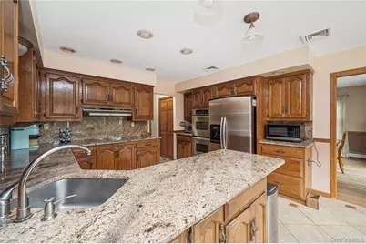 12 Briarwood Court, Saint James, NY 11780 - Photo 26