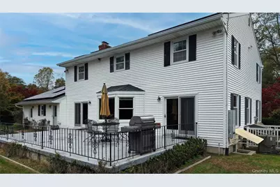 12 Briarwood Court, Saint James, NY 11780 - Photo 4