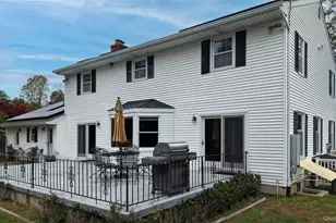 12 Briarwood Ct, Saint James, NY 11780 - Photo 4