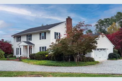 12 Briarwood Court, Saint James, NY 11780 - Photo 10