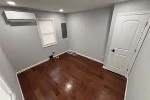 33 Broadway St, Shirley, NY 11967 - Photo 16