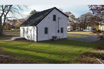 33 Broadway Street, Shirley, NY 11967 - Photo 2