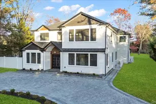 1130A Carlls Straight Path, Dix Hills, NY 11746 - Photo 2