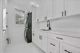 1130A Carlls Straight Path, Dix Hills, NY 11746 - Photo 32