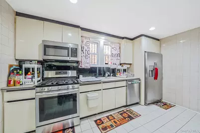 18832 114th Drive, Saint Albans, NY 11412 - Photo 10