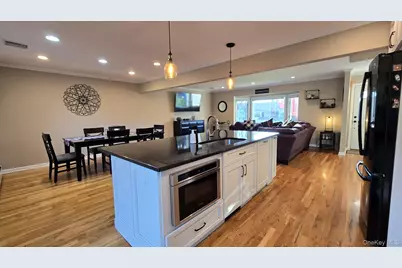 34 Melanie Lane, Syosset, NY 11791 - Photo 8