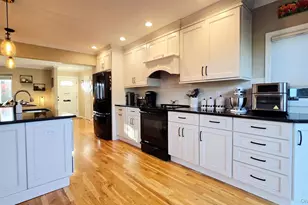 34 Melanie Ln, Syosset, NY 11791 - Photo 6