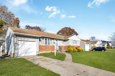 15 2nd Avenue, Farmingdale, NY 11735 - Photo 2