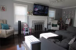 51 Phoenix St, Hempstead, NY 11550 - Photo 6