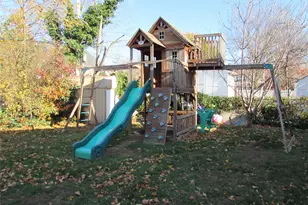 51 Phoenix St, Hempstead, NY 11550 - Photo 16