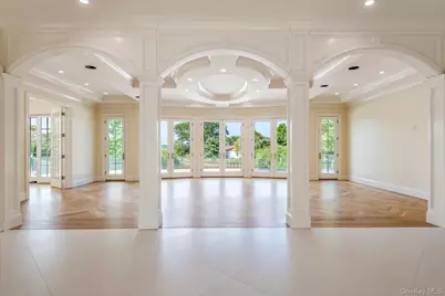 566A E Shore Road, Great Neck, NY 11024 - Photo 6