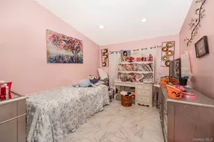 5 Northwood Blvd, Central Islip, NY 11722 - Photo 20