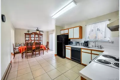 57 Macarthur Avenue, Brentwood, NY 11717 - Photo 18