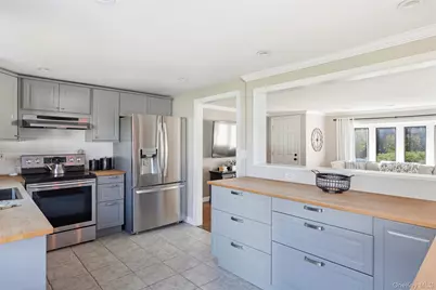 33 Urban Drive, Selden, NY 11784 - Photo 6