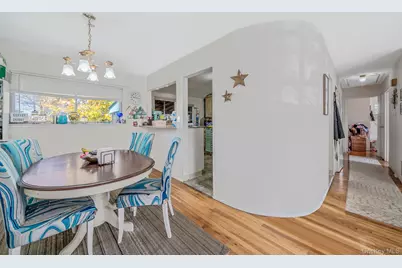 19 Amsterdam Avenue, West Babylon, NY 11704 - Photo 6