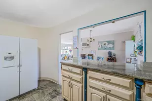 19 Amsterdam Ave, West Babylon, NY 11704 - Photo 8