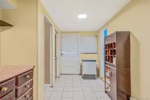 19 Amsterdam Ave, West Babylon, NY 11704 - Photo 18