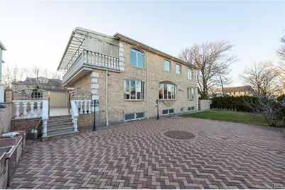 8064 Surrey Place, Jamaica, NY 11432 - Photo 8