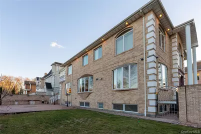 8064 Surrey Place, Jamaica, NY 11432 - Photo 10