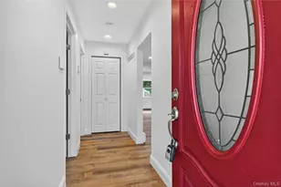 7 Lowland Rd, Levittown, NY 11756 - Photo 4