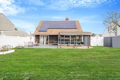 18 Chickadee Lane, Levittown, NY 11756 - Photo 22