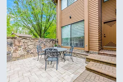 54 Harvard Road #54, Manhasset, NY 11030 - Photo 4