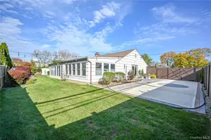 2 Meadow Ln, Rockville Centre, NY 11570 - Photo 4