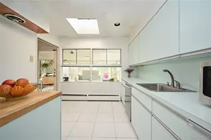 2 Meadow Ln, Rockville Centre, NY 11570 - Photo 10