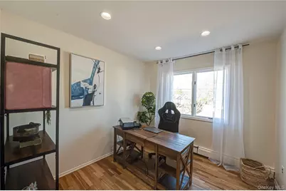 928 Peconic Avenue, West Babylon, NY 11704 - Photo 18