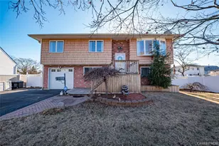 928 Peconic Ave, West Babylon, NY 11704 - Photo 2