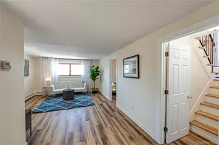 928 Peconic Ave, West Babylon, NY 11704 - Photo 20