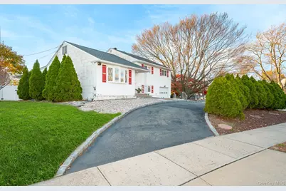3 Brewster Gate, Massapequa, NY 11758 - Photo 2