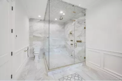 6 Gables Court, Dix Hills, NY 11746 - Photo 14