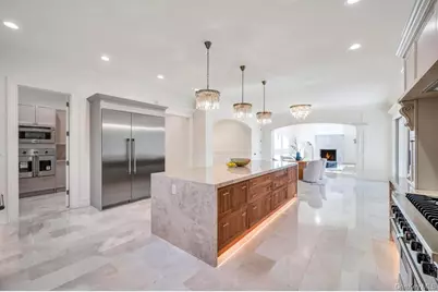 6 Gables Court, Dix Hills, NY 11746 - Photo 8